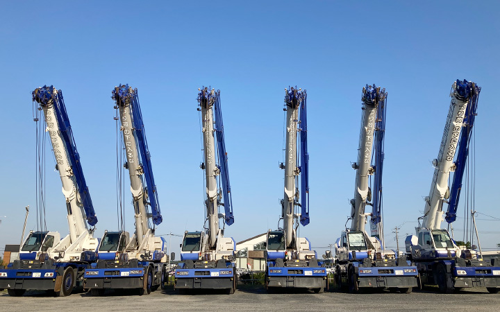 Crane leasing with operator services